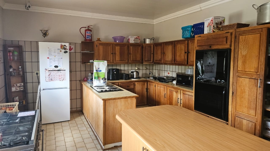 10 Bedroom Property for Sale in Warrenton Northern Cape